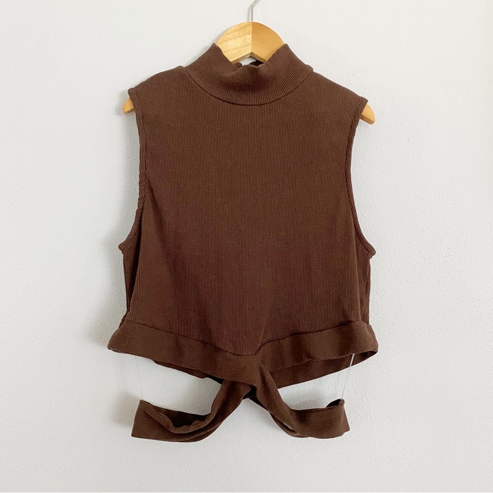 ambiance • turtleneck ribbed crop top | L